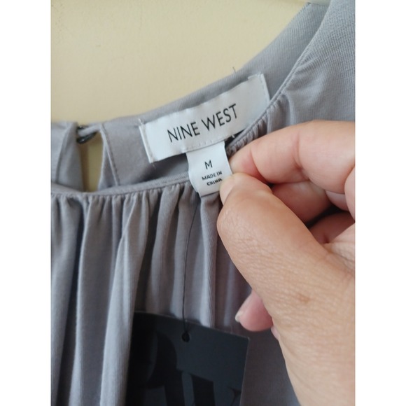 Nine West NWT Top Gray Cap Sleeve Keyhole Ruched Soft Stretch Party Casual Sz M - Picture 4 of 7